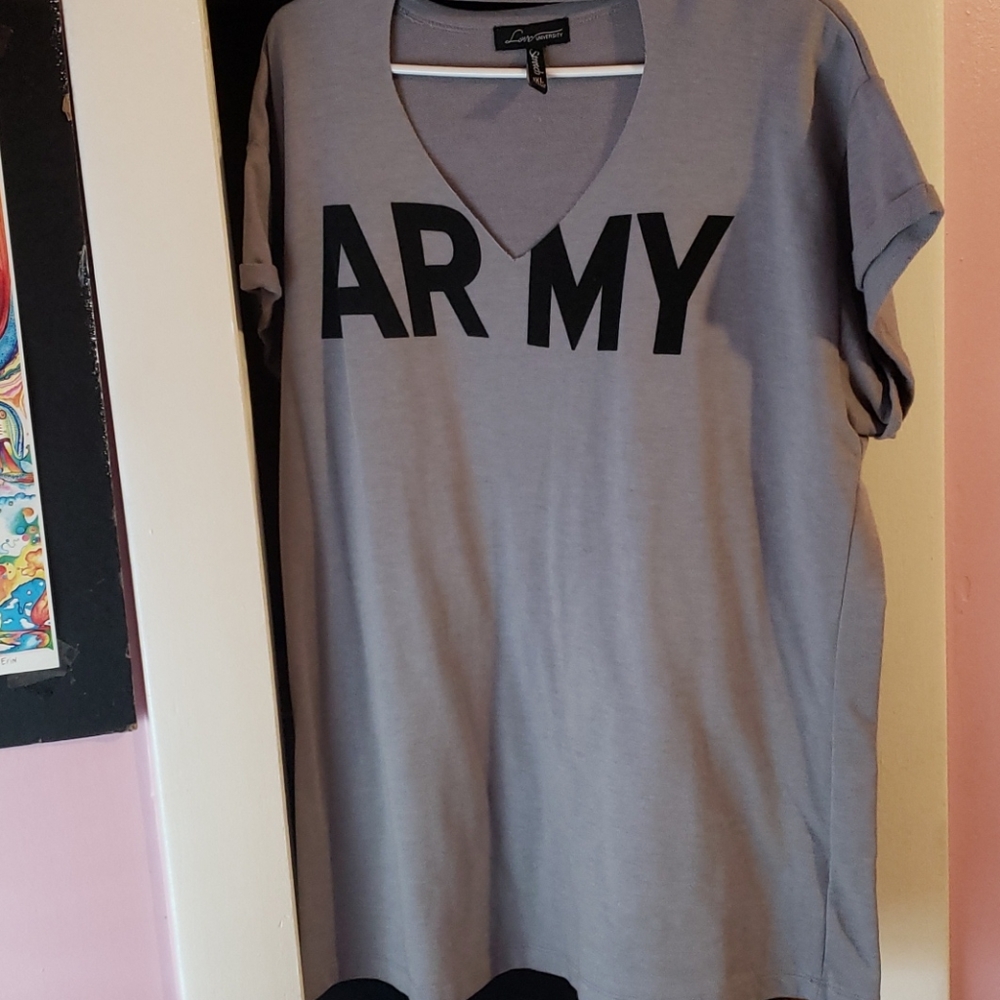 COPY - Grey short sleeve shirt
